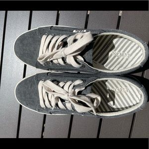 Taos charcoal wash canvas sneaker